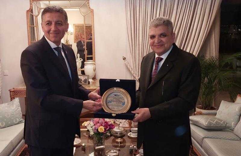 «ربيع» يلتقي سفير مصر باليونان لبحث التعاون مع شركات يونانية بالنقل البحري