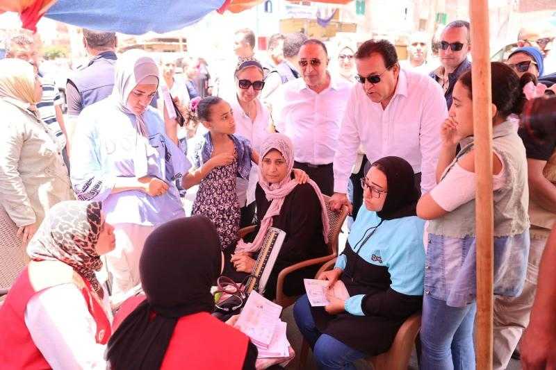 وزير الصحة يتفقد مقر حملة «100 يوم صحة» بمنطقة القباري بالإسكندرية