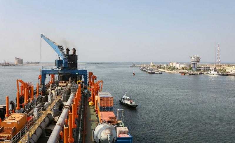 «ميناء دمياط» يصُدر 1500 طن حديد تسليح ويستقبل 10900 طن فول