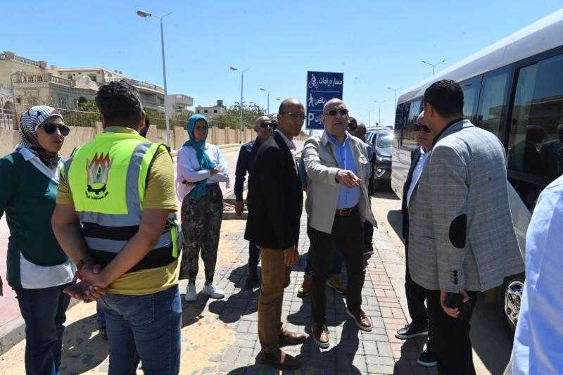 وزير الإسكان يتفقد شارع جمال عبد الناصر بالقاهرة الجديدة.. وجار تنفيذ أول ممشى رياضي