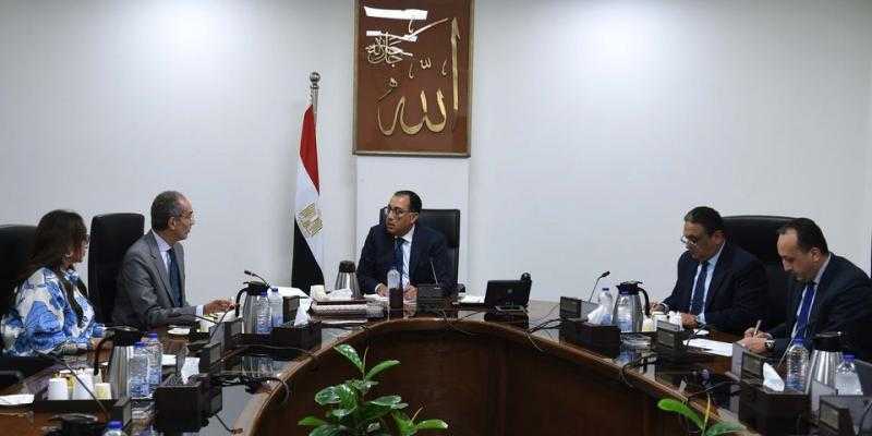 مدبولي يتابع مع وزير الاتصالات إستراتيجية مصر الرقمية لصناعة التعهيد