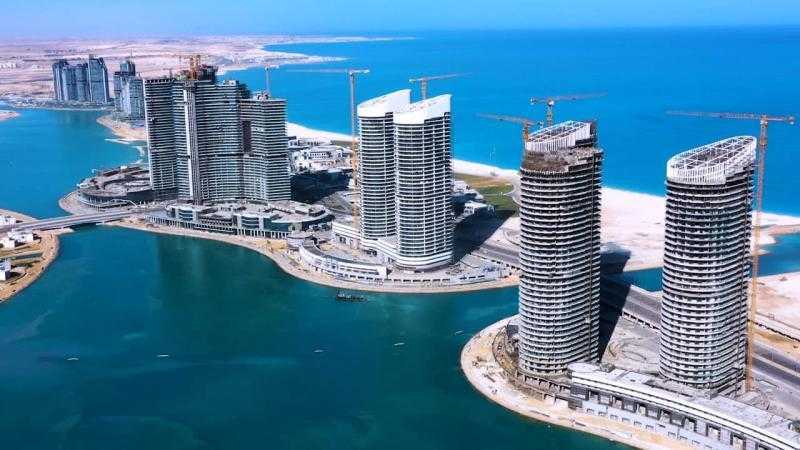 مشروع الأبراج الشاطئية بالعلميين وفر آلاف من فرص العمل| إنفوجراف