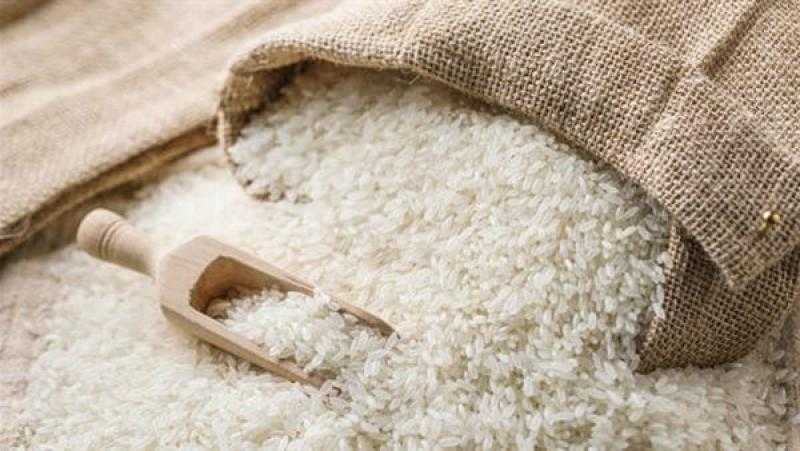 تقلص الإمدادات العالمية يدفع عقود الأرز الآجلة لجني الأرباح
