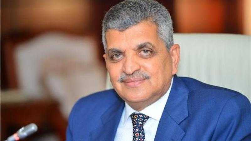 قرار جمهوري بمد خدمة أسامة ربيع رئيسًا لمجلس إدارة هيئة قناة السويس لمدة عام
