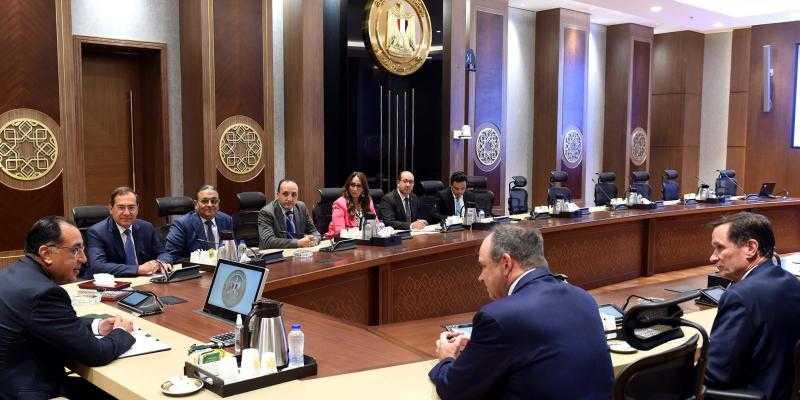 مدبولي يلتقي مسئولي «أباتشي الأمريكية» لاستعراض الخطط المستقبلية في السوق المصرية