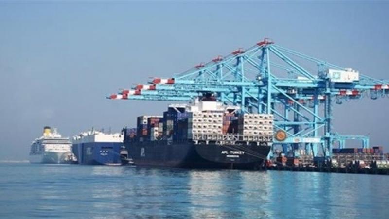 تداول 10 آلاف طن بضائع بمواني البحر الأحمر