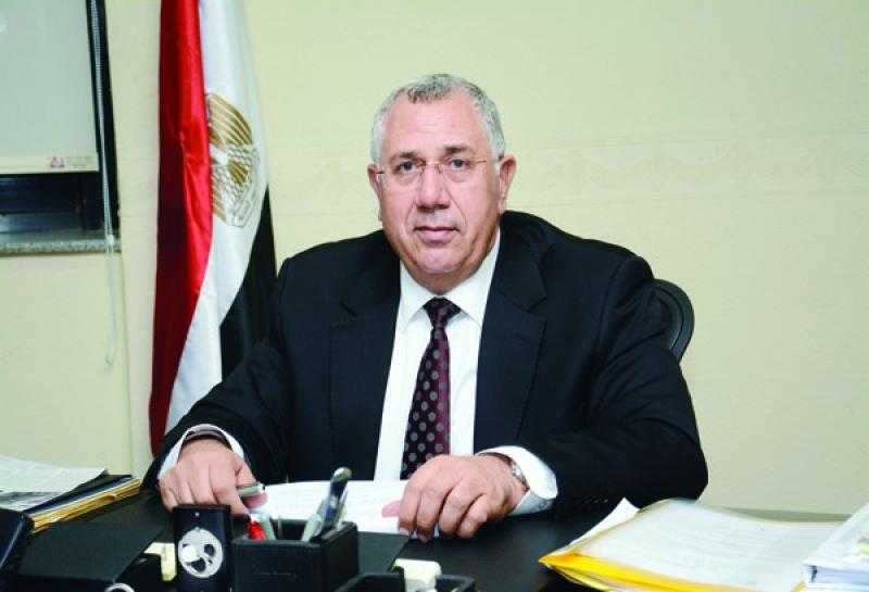 «وزير الزراعة»: الرئيس السيسى حريص على دعم الفلاح ورفع مستوى معيشته