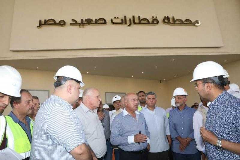 وزير النقل يتفقد محطة قطارات صعيد مصر لمتابعة جاهزيتها للافتتاح