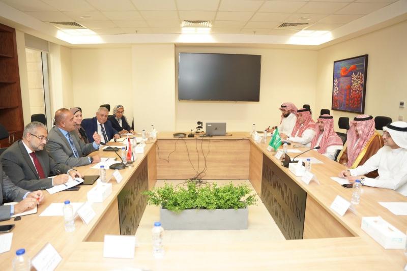 نائب وزيرة التخطيط يبحث تعزيز التعاون مع نظيره السعودي