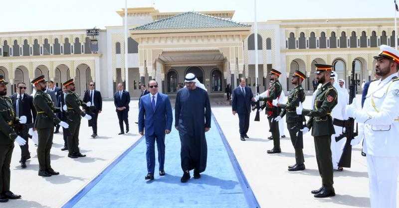 الرئيس السيسي يعود إلى مصر بعد زيارة إلى الإمارات