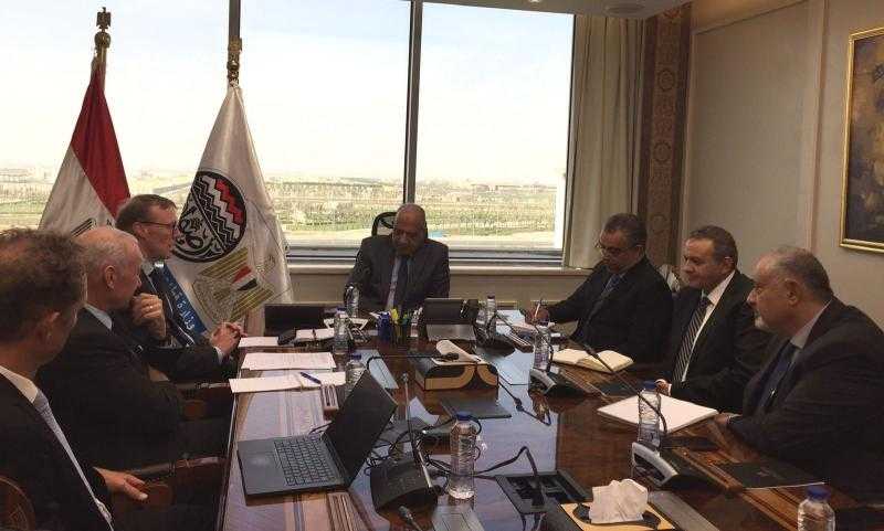 محمود عصمت يبحث مع وفد البنك الدولي سبل التعاون المشترك
