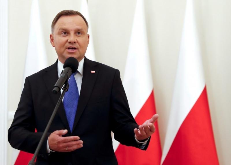 رئيس بولندا: قرار حظر واردات الحبوب الأوكرانية صحيح ومستمر
