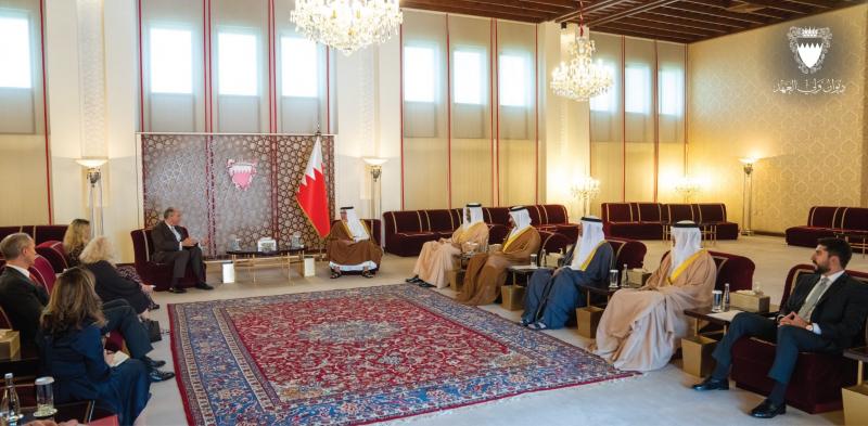 ولي العهد البحريني: نقدم التسهيلات من أجل جذب المزيد من الاستثمارات