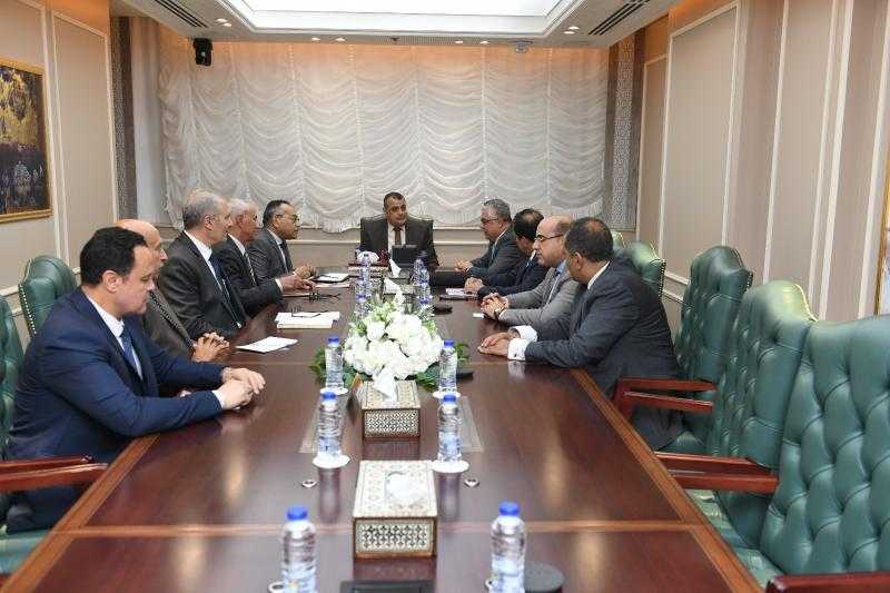 وزير الإنتاج الحربي يبحث مع رئيس اقتصادية القناة أوجه التعاون المشترك