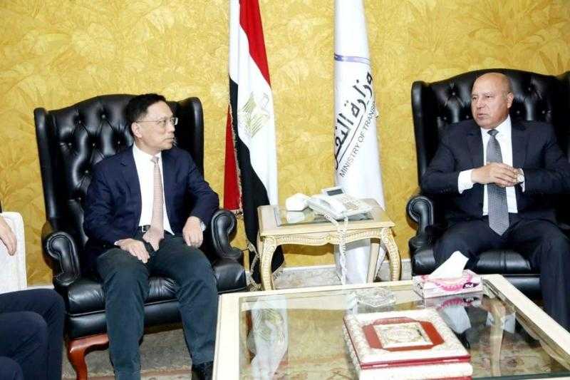 وزير النقل يلتقي مسئولي شركة «أفيك إنترناشيونال» الصينية لتوطين صناعة النقل في مصر