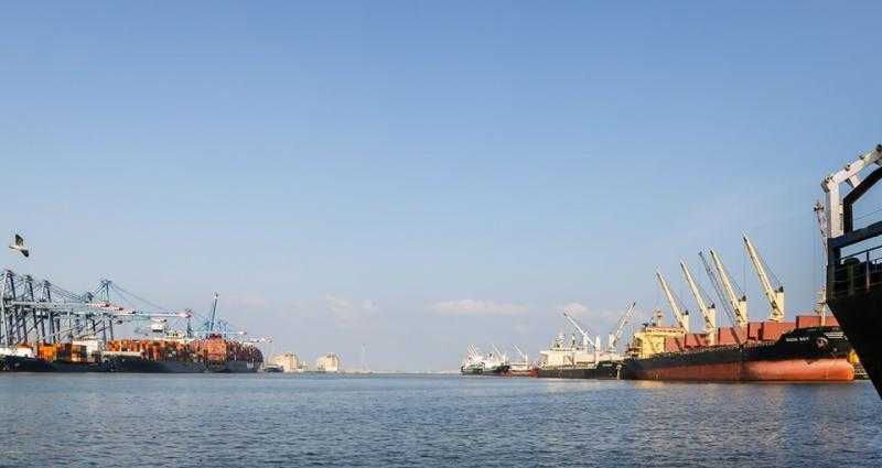«ميناء دمياط» يستقبل 10397 طن قمح و2509 أطنان فول خلال الـ24 ساعة الماضية