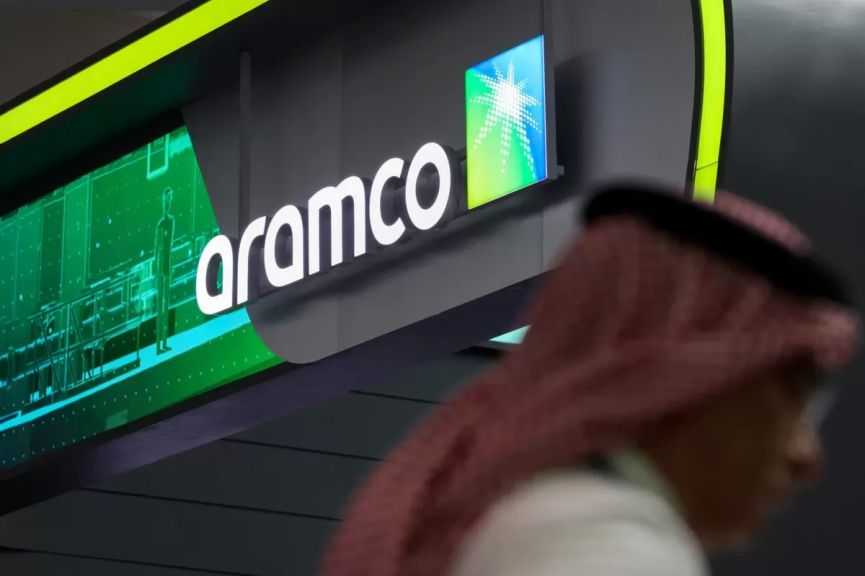 السعودية تكثف شحنات النفط إلى آسيا بعد استئناف التصدير من رأس تنورة