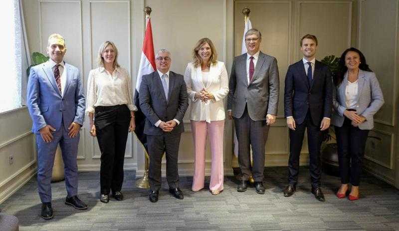 رئيس اقتصادية القناة يستقبل ممثلي «Invest International» الهولندية لتعزيز العلاقات بين البلدين