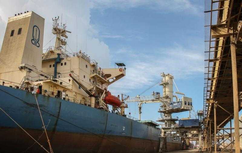 «ميناء دمياط» يستقبل 63000 طن قمح فرنسي لصالح القطاع العام