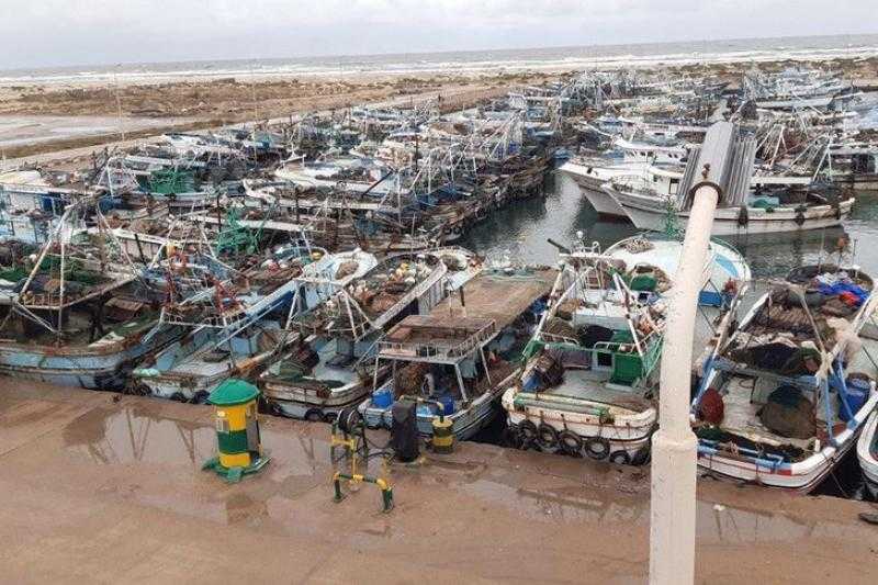 فتح ميناء الصيد البحري ببرج البرلس بعد تحسن الأحوال الجوية