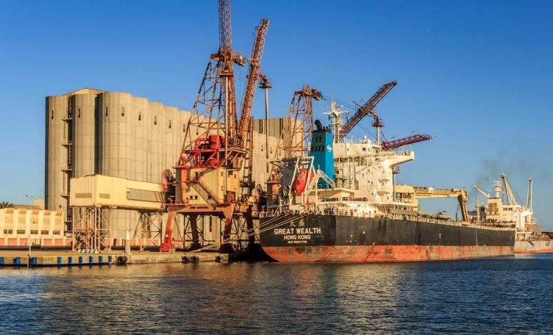 ميناء دمياط: رصيد صومعة الحبوب والغلال 136680 طن قمح خلال 24 ساعة
