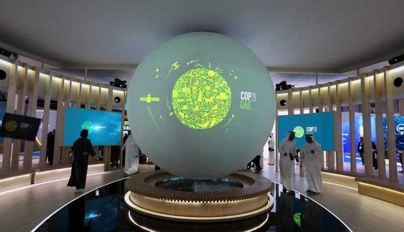 COP28 تتجه إلى الاستمرار لوقت إضافي بسبب الخلافات حول الوقود الأحفوري