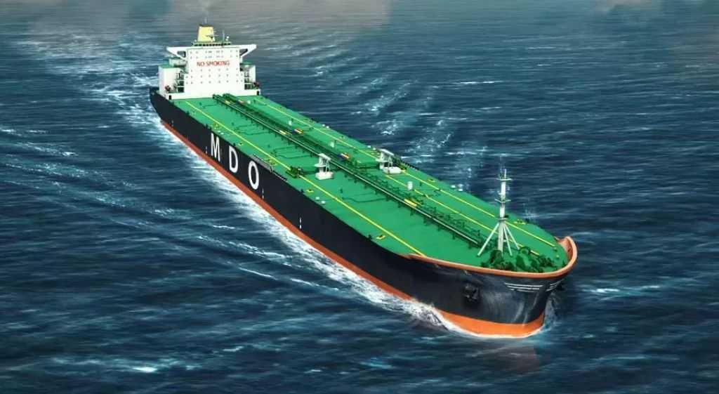 الولايات المتحدة تطارد ناقلة نفط بعيداً عن فنزويلا وسط استمرار الحصار