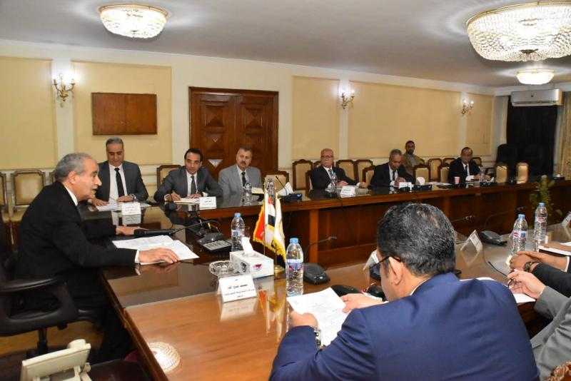 وزير التموين يكلف مديري المديريات باتخاذ اللازم لتنظيم الأسواق وحماية المستهلك