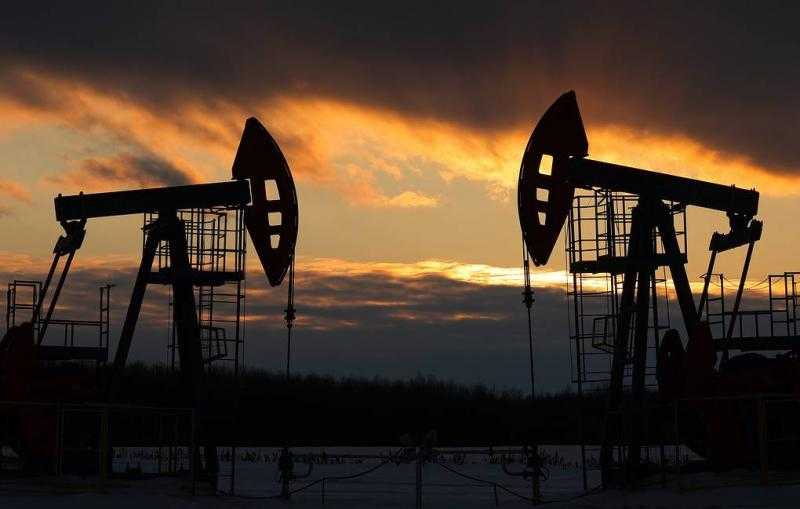 خسائر أسبوعية لأسعار النفط بالأسواق العالمية.. 1.2% لخام برنت