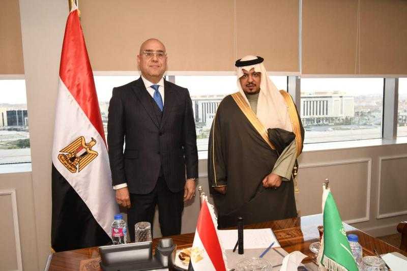 الجزار يلتقى الأمير خالد بن سعود لعرض الفرص الاستثمارية المتاحة بالقطاع العقاري