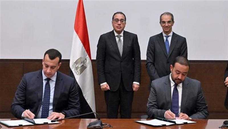 رئيس الوزراء يشهد التوقيع على رخصة تشغيل الجيل الخامس للتليفون المحمول