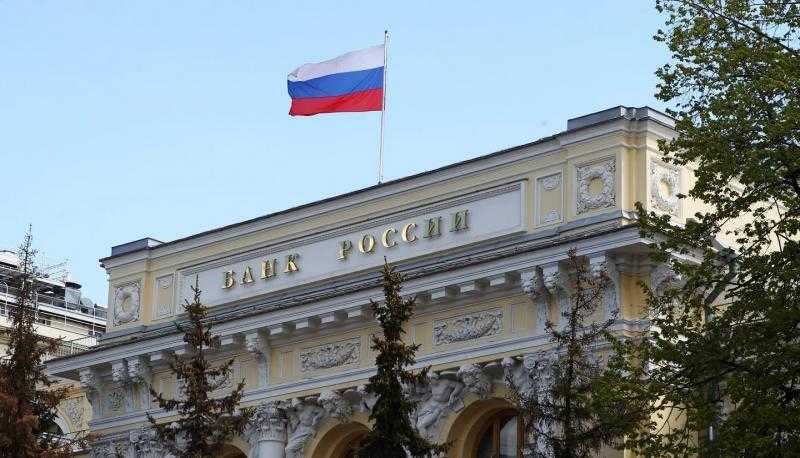 «المركزي الروسي» يمدد القيود المفروضة على تحويل الأموال إلى الخارج لستة أشهر