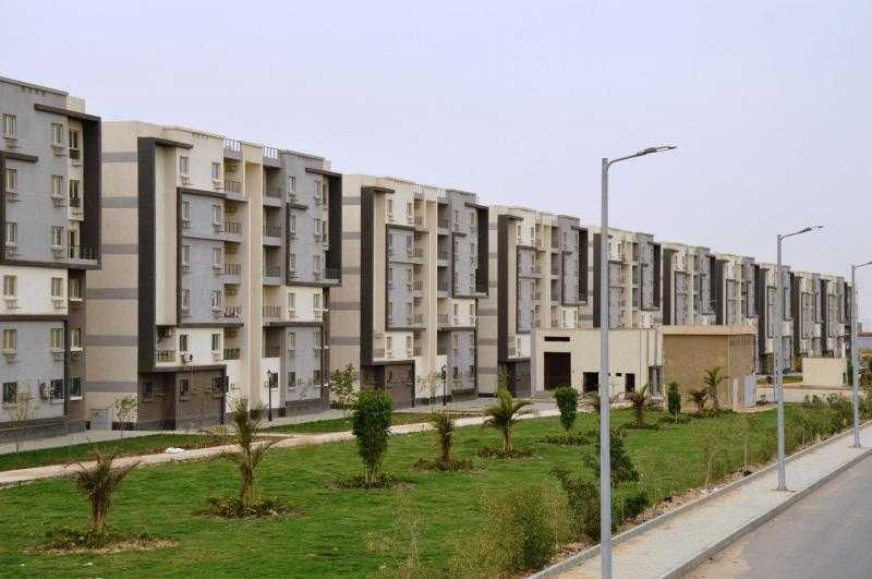 وزير الإسكان يتابع الموقف التنفيذي للمشروعات السكنية بالقاهرة الجديدة