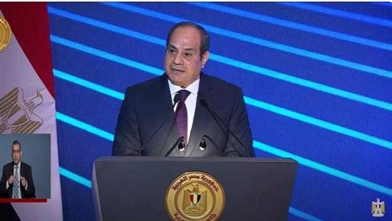 الرئيس السيسي: المشروعات القومية تؤمن مصر من الحاجة والفقر