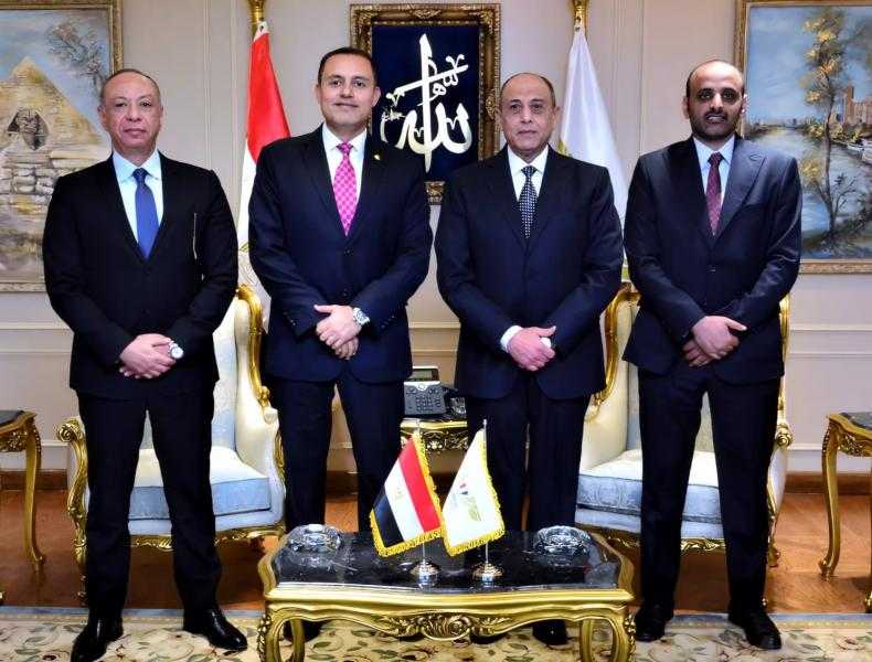 مصر وقطر يبحثان التعاون بأنشطة النقل الجوي