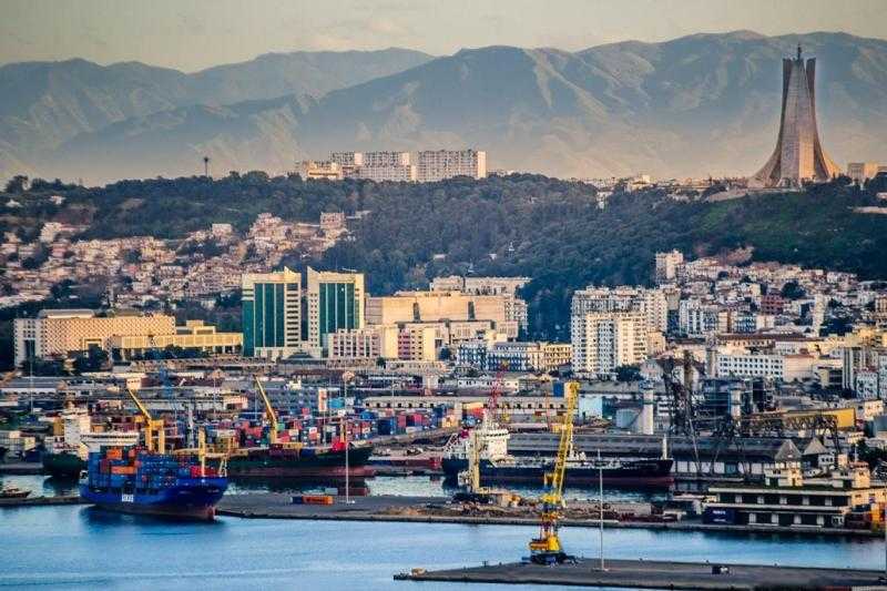 ميناء الجزائر يشهد ارتفاعًا في حركة البضائع والحاويات خلال الربع الثالث من 2023