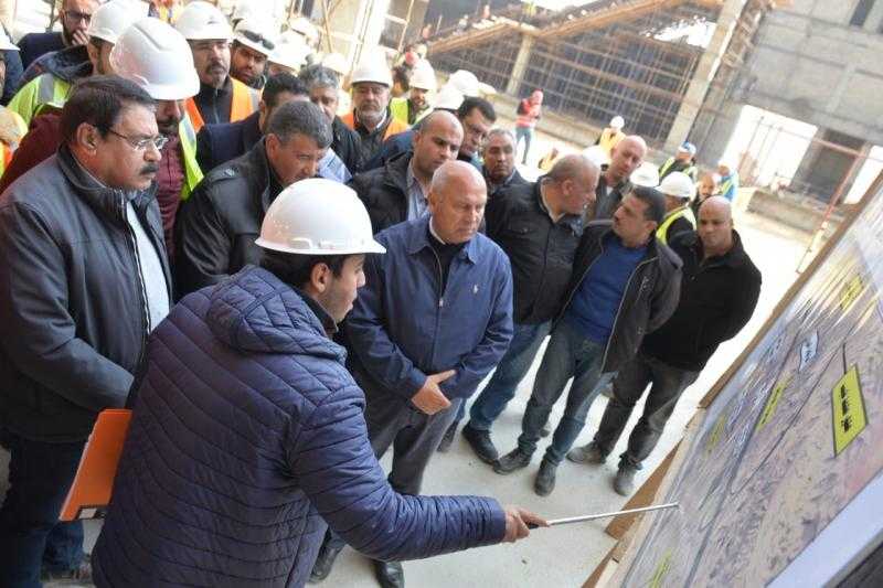 «وزير النقل» يتابع تنفيذ مشروع الخط الأول من شبكة القطار الكهربائي السريع (العين السخنة -العلمين - مطروح)