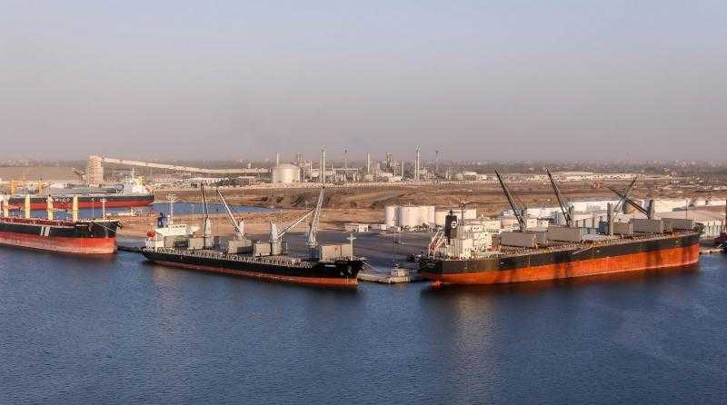 بينها ذرة وحديد.. ميناء دمياط يستقبل 41690 طنًا من البضائع