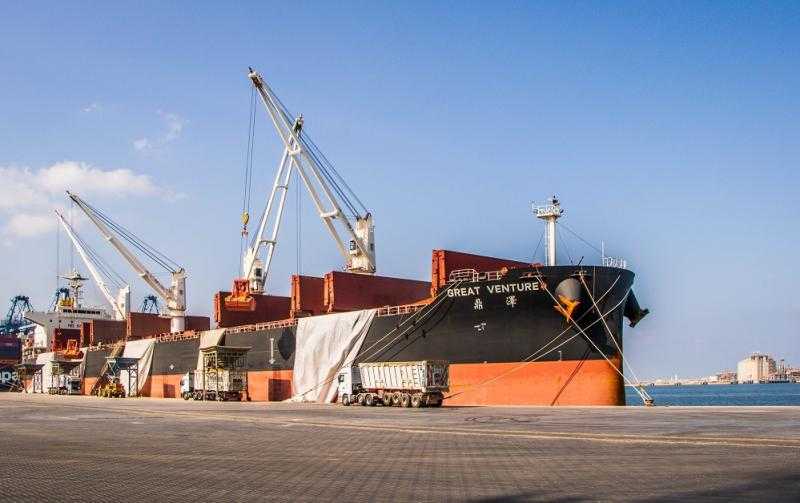 «ميناء دمياط» يستقبل حوالي 35 ألف طن قمح وذرة خلال 24 ساعة
