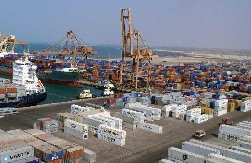 «موانئ البحر الأحمر»: تداول 16000 طن بضائع عامة ومتنوعة و1090 شاحنة