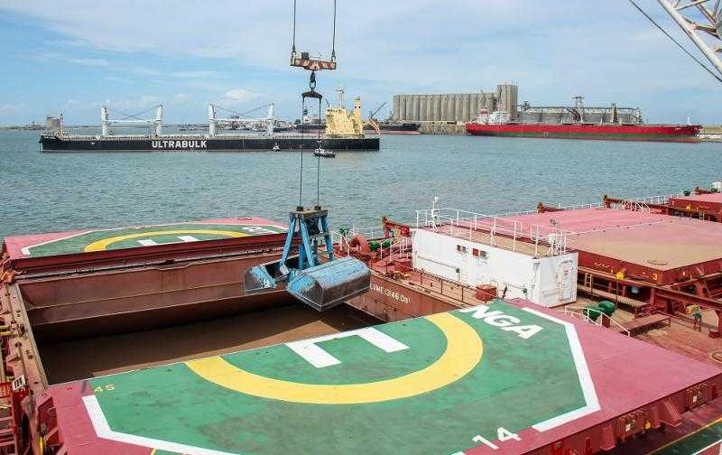 «ميناء دمياط»: تصدير 10230 طن يوريا واستقبال 24725 طن ذرة خلال 24 ساعة
