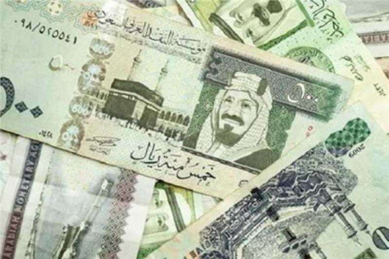 أسعار العملات العربية أمام الجنيه اليوم.. استقرار «الريال» وتراجع «الدينار»