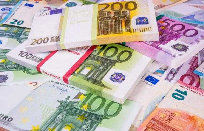 سعر صرف اليورو يتراجع 18 قرشًا خلال افتتاح تعاملات الأربعاء