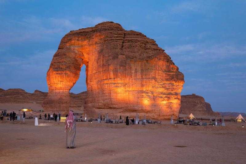 %56 معدل نمو عدد السياح الدوليين في السعودية مقارنة بـ 2019