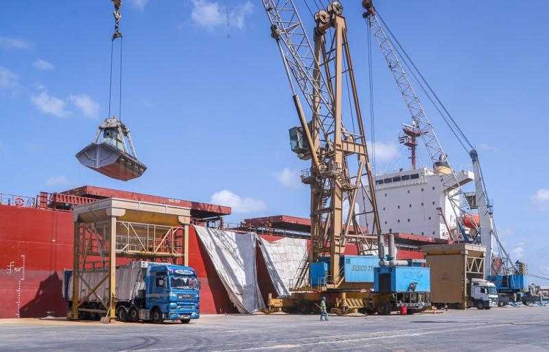 «ميناء دمياط» يستقبل 14550 طن قمح أسترالي لصالح القطاع الخاص