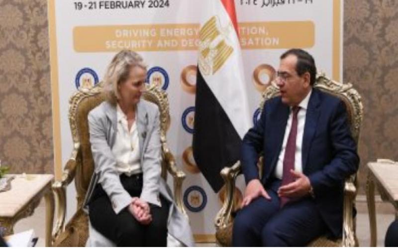 «الملا» يبحث التعاون بين مصر والاتحاد الأوروبي بالانتقال الطاقي وخفض الانبعاثات