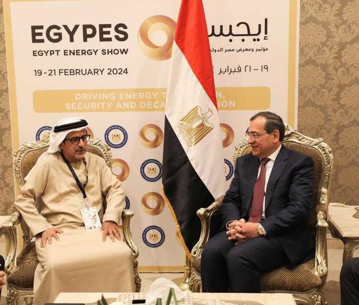 وزير البترول يستعرض الفرص الاستثمارية المتاحة مع ”أدنوك” الإماراتية