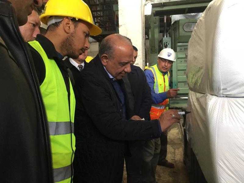 وزير قطاع الأعمال يتابع خطة إعادة تشغيل مصانع شركة الحرير الصناعي| صور