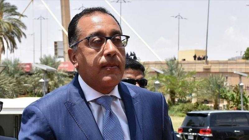 قبيل التوجه لميناء الإسكندرية للإفراج الجمركي عن البضائع.. رئيس الوزراء يتفقد مصنع الحرير الصناعي بكفر الدوار.. بعد قليل