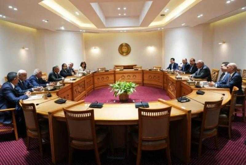 وزير الخارجية يبحث التعاون الاقتصادي والتجاري مع وفد غرفة التجارة الأمريكية بمصر